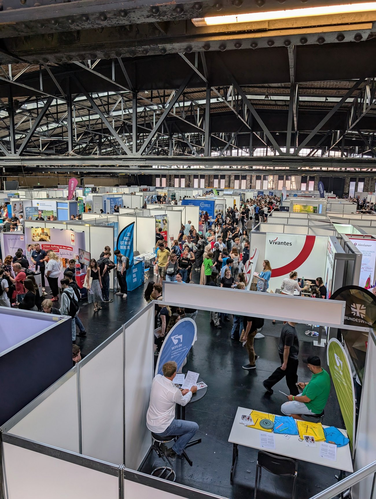 Blick von oben auf die Messe