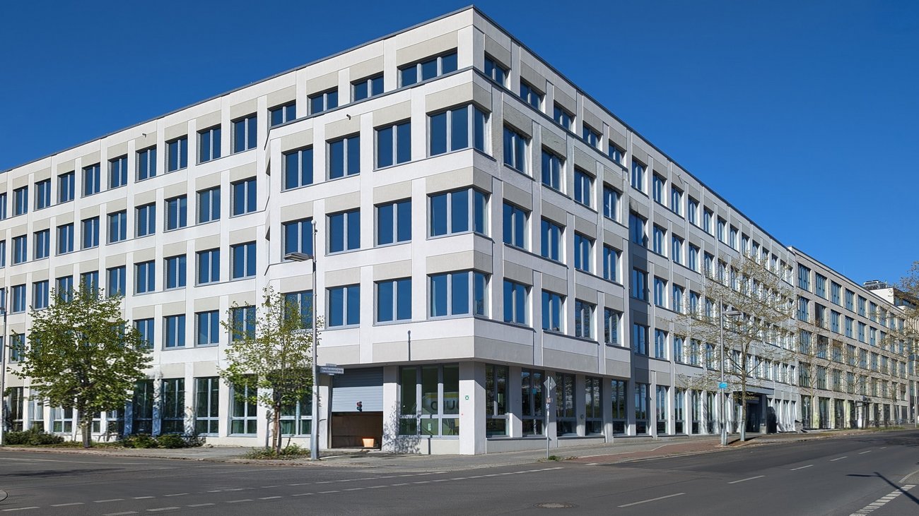Standort Herrmann-Blankenstein-Straße 32 vor blauem Himmel