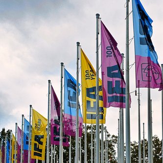 Fahnen mit Aufschrift IFA