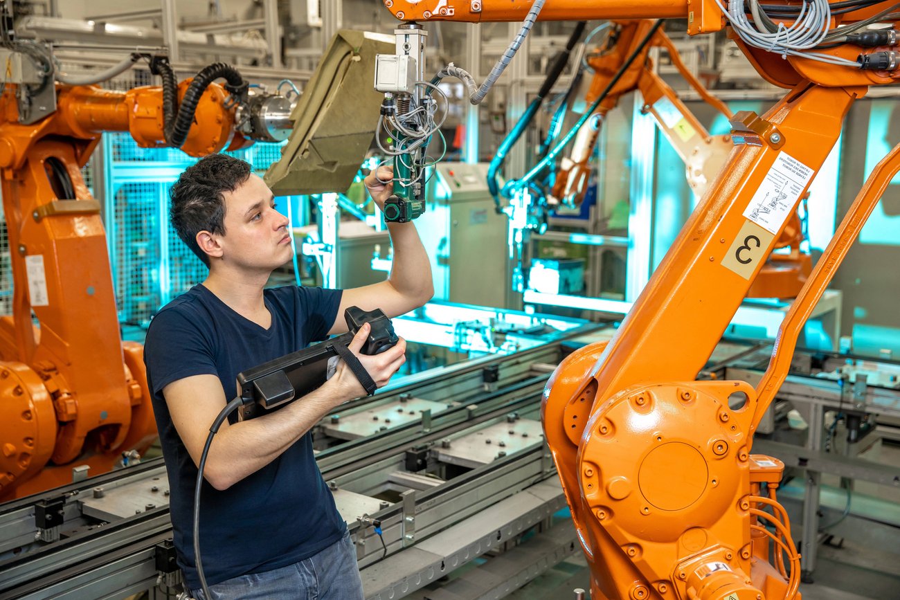 Zum Berufsprofil mechatronischer Assistenten