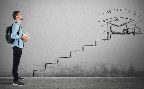 Mensch vor Treppe